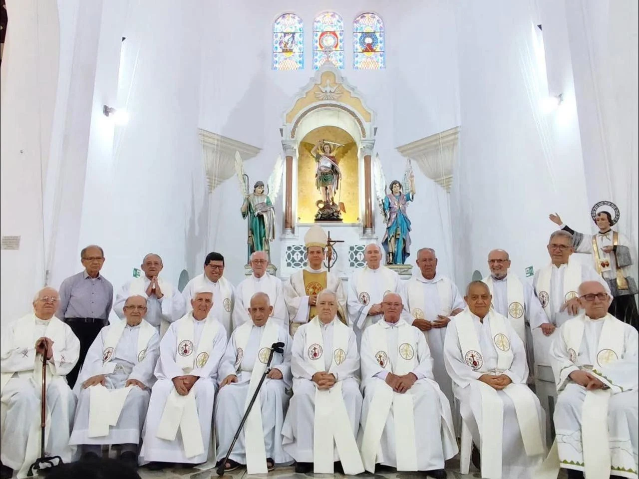 Os Eudistas da Colômbia reunidos para uma celebração